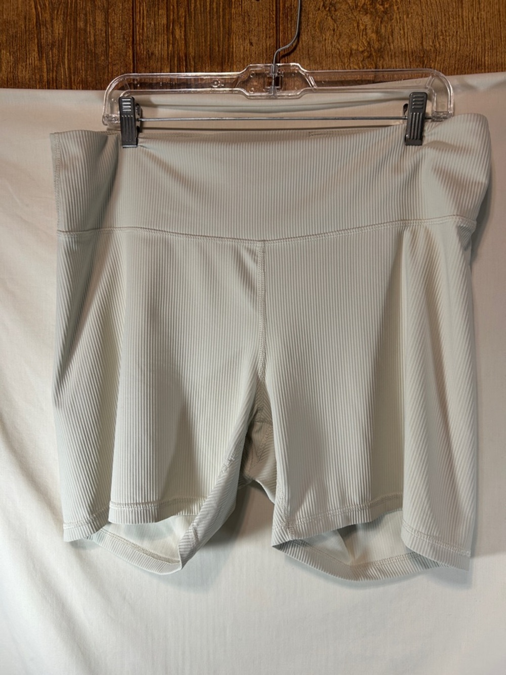 Old Navy High-Rise Ribbed Bike Shorts - Cream